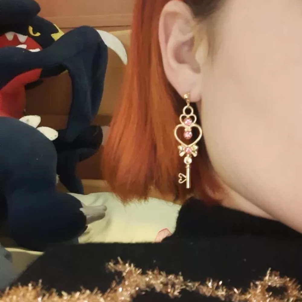 Earrings - Picture 3 of 4